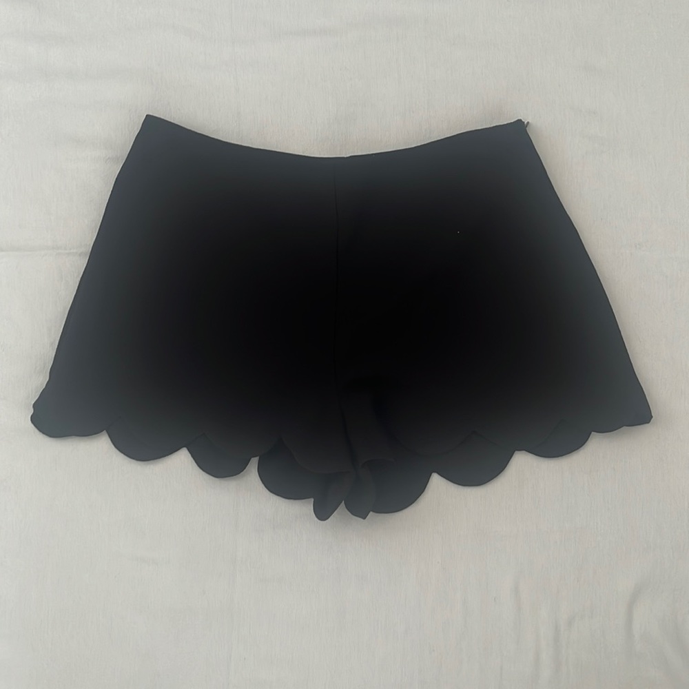 Scalloped-edge Shorts